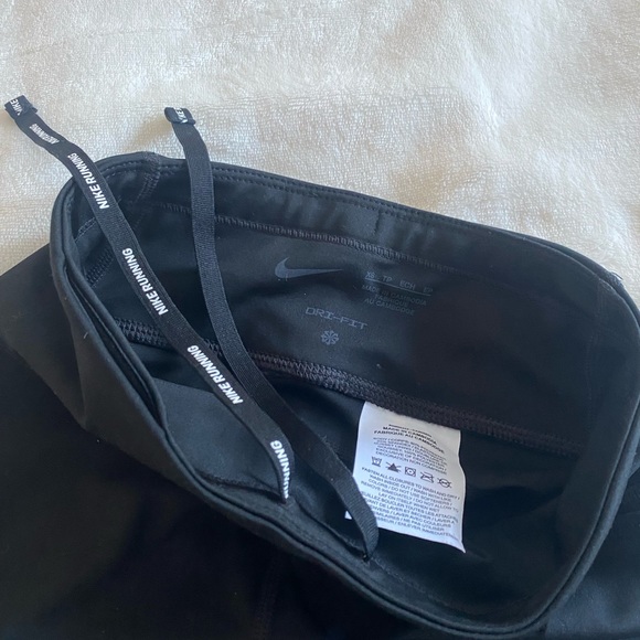 Nike Black Dri Fit Leggings (open to offers!) - Picture 7 of 7